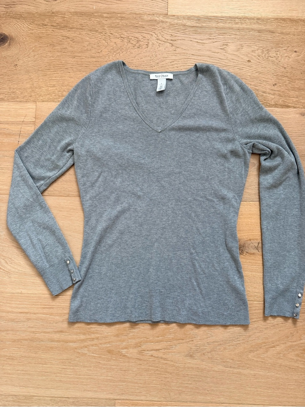 White House Black Market Grey V-Neck Long Sleeve Sweater